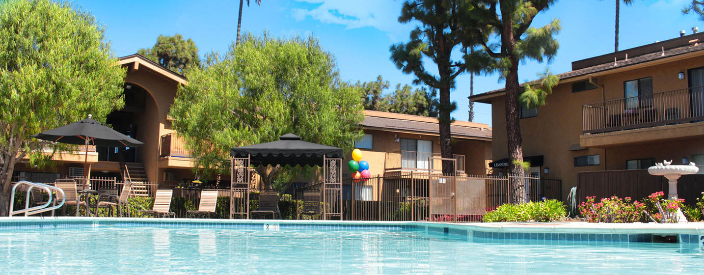 This image shows the Casa Tiempo Apartments swimming pool